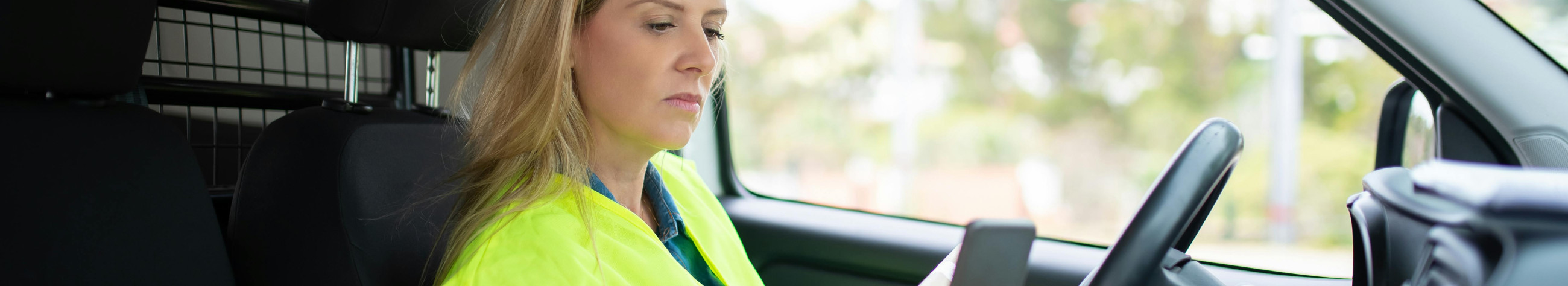 Pakume samapäevast ja ööpäevaringset kullerteenust, sealhulgas jälgimist, ärikliendi lahendusi ja rahvusvahelist transporti. Tagame turvalise ja õigeaegse kohaletoimetamise.