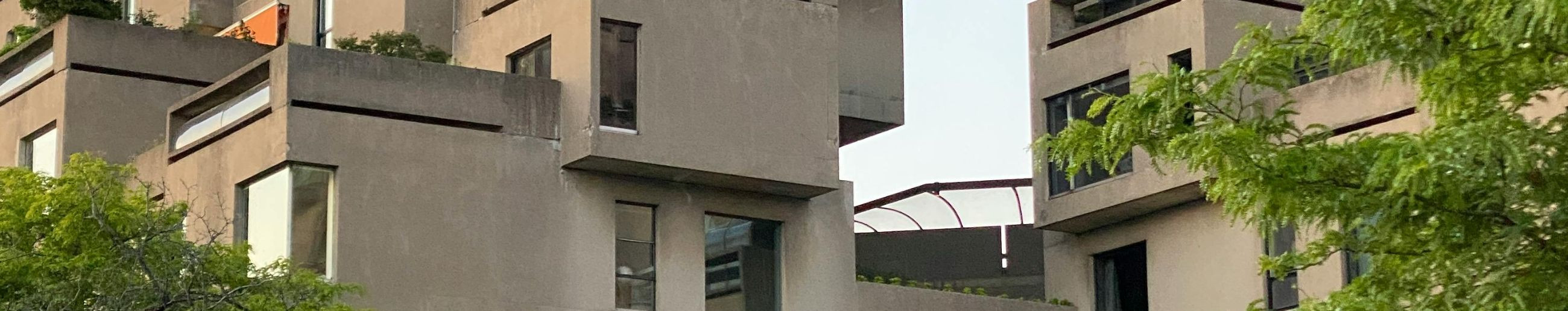 Firma projekteerib ja toodab moodulmaju, pakkudes klientidele kaasaegseid ja energiatõhusaid elamislahendusi. Lisaks pakutakse kohandatud interjööri- ja paigaldusteenuseid, et kodu oleks valmis kohe kasutamiseks.