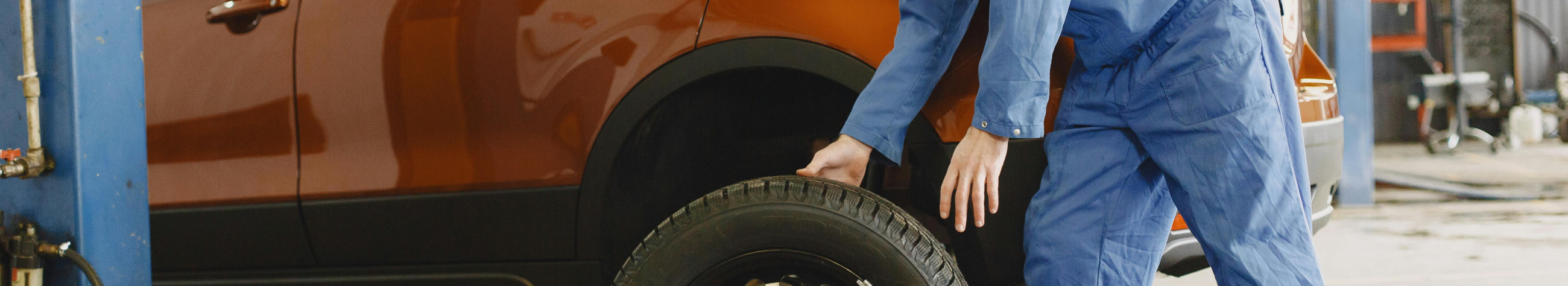 The E‐shop offers well-known brands and suitable dimensions; the Tartu workshop carries out installation, vehicle inspection and free transportation for the purchase of four tyres.