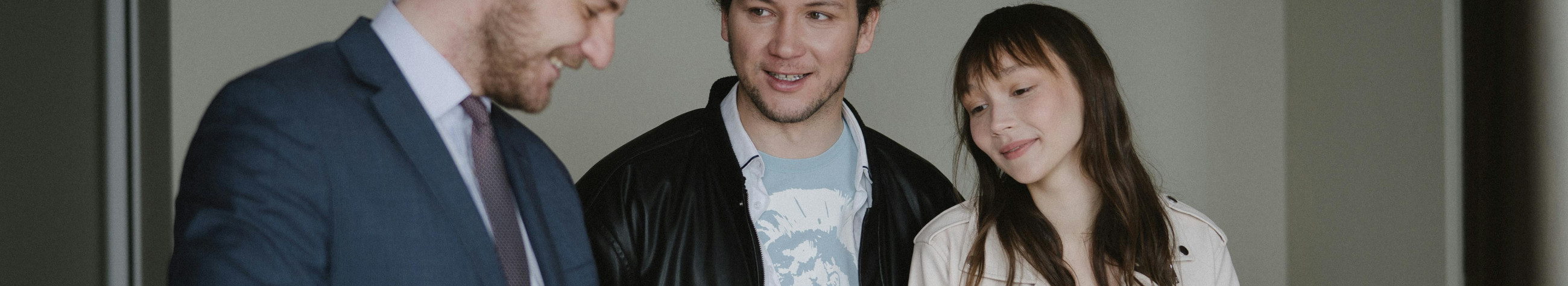 Full service in real estate - sale, rent, administration, marketing and evaluation. We are helping to achieve the best result by reducing risks and ensuring that we use it without concern.