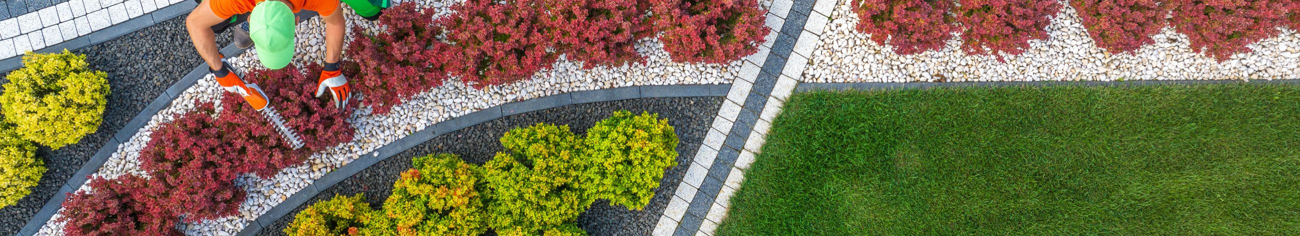 pressure wash and surface cleaning, maintenance of plots and courtyard areas, maintenance work for construction and garden sites, laundry of facades of buildings, cleaning of terraces and balconies, laundry of street stones and sidewalks, removal of walls and garden decorations, cleaning services, Landscaping works, maintenance of buildings