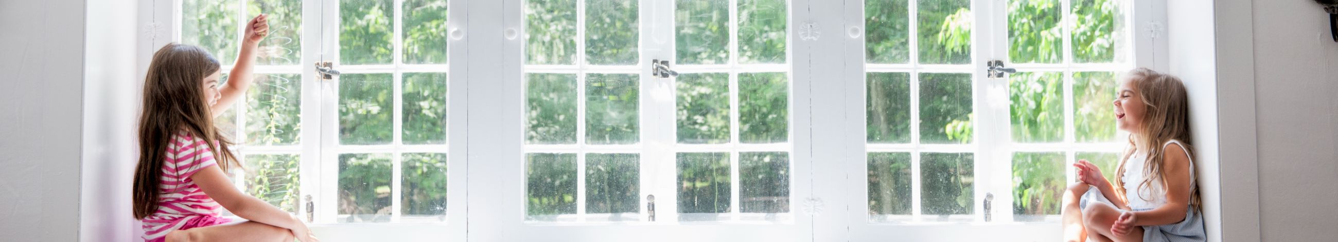 Ettevõte tegeleb akende ja uste professionaalse paigaldamise, hooldamise ja remondiga. Pakutakse kvaliteetseid lahendusi nii elamu- kui äriklientidele, tagades kodude ja hoonete energiatõhususe, turvalisuse ja pika eluea.