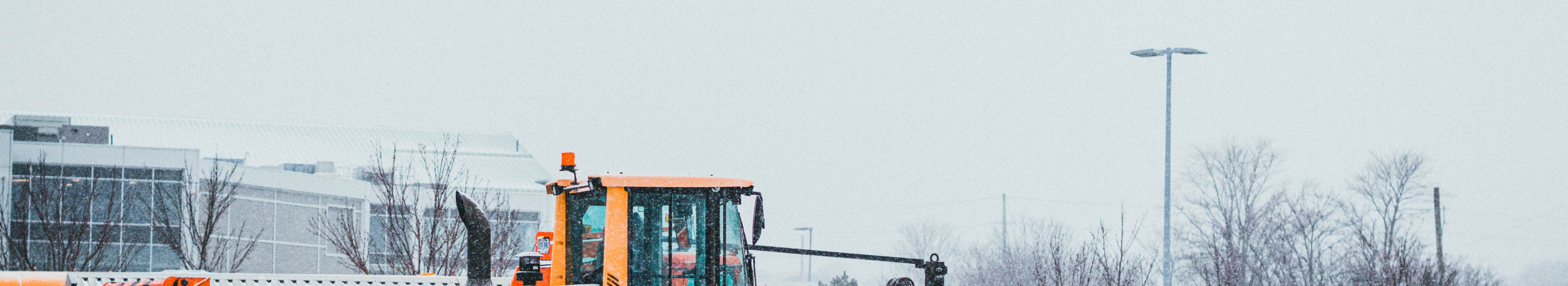 We keep the property safe and easily accessible with snow, ice and cleaning work. Fast maintenance helps avoid obstacles and keeps the object in order throughout the winter.