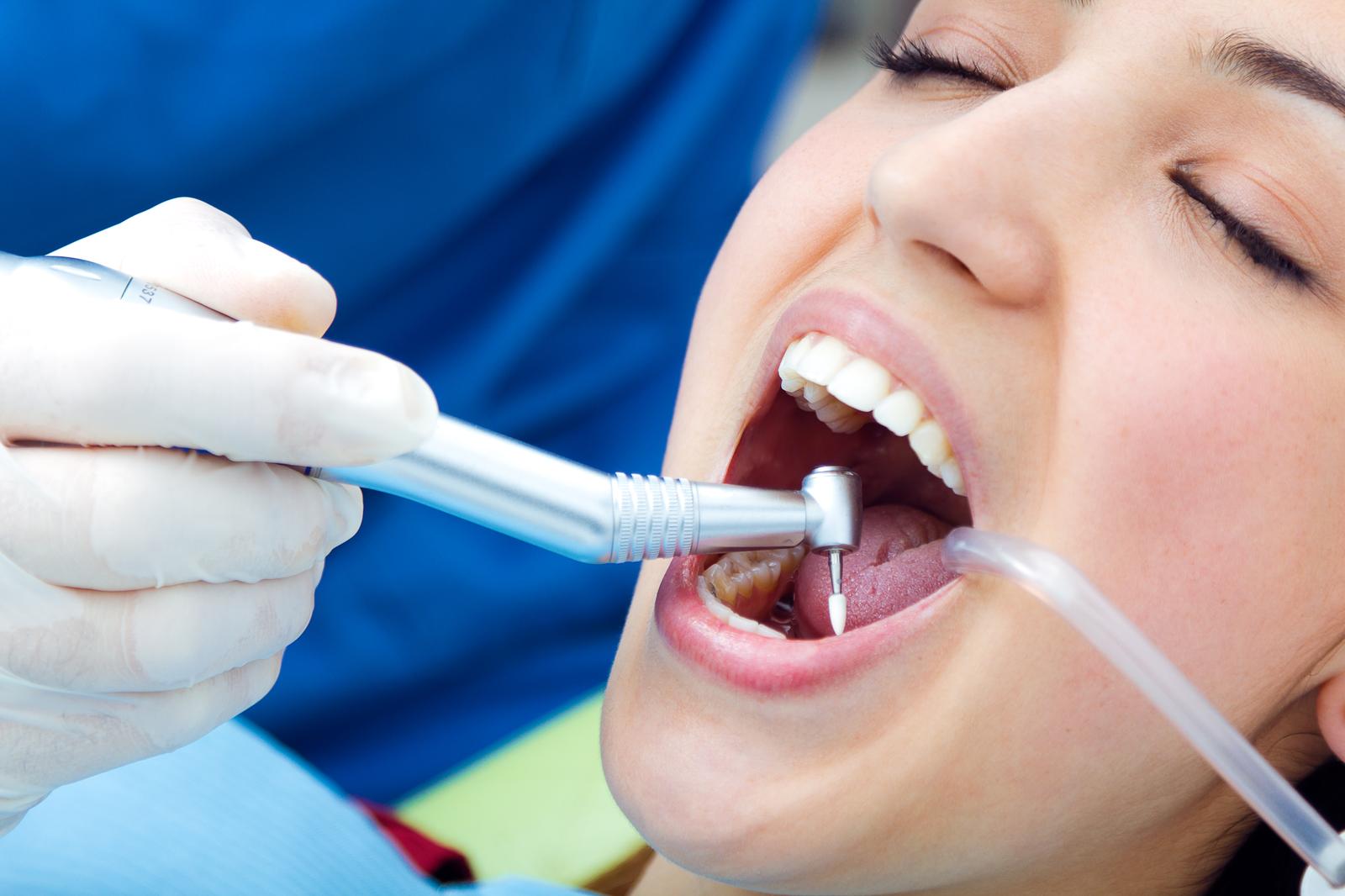 EMMASTE HAMBARAVI OÜ - hambakirurgia, Hambaarst, Igemete ravi