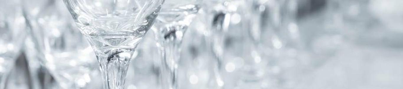 Packaging design creates a clear identity for glass packaging that draws attention on the shelf, strengthens brand recognition and supports marketing goals thro