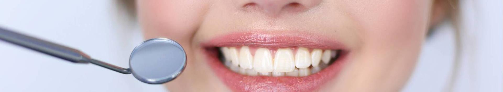 Esmaklassiline hambaravi, mille eesmärgiks on erakordne suutervis pikaks ajaks. Kanname Sinu hammaste eest parimat hoolt.