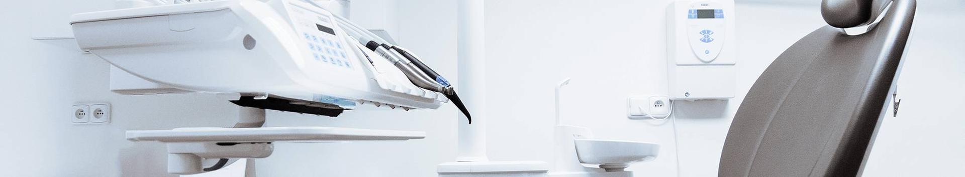 Sanare Hambakliinik – uuenduslik tehnoloogia, kogemustega hambaarstid. Broneeri aeg kohe! Ravi, millele hammas peale hakkab. Mõistlikud hinnad ja järelmaksu võimalus