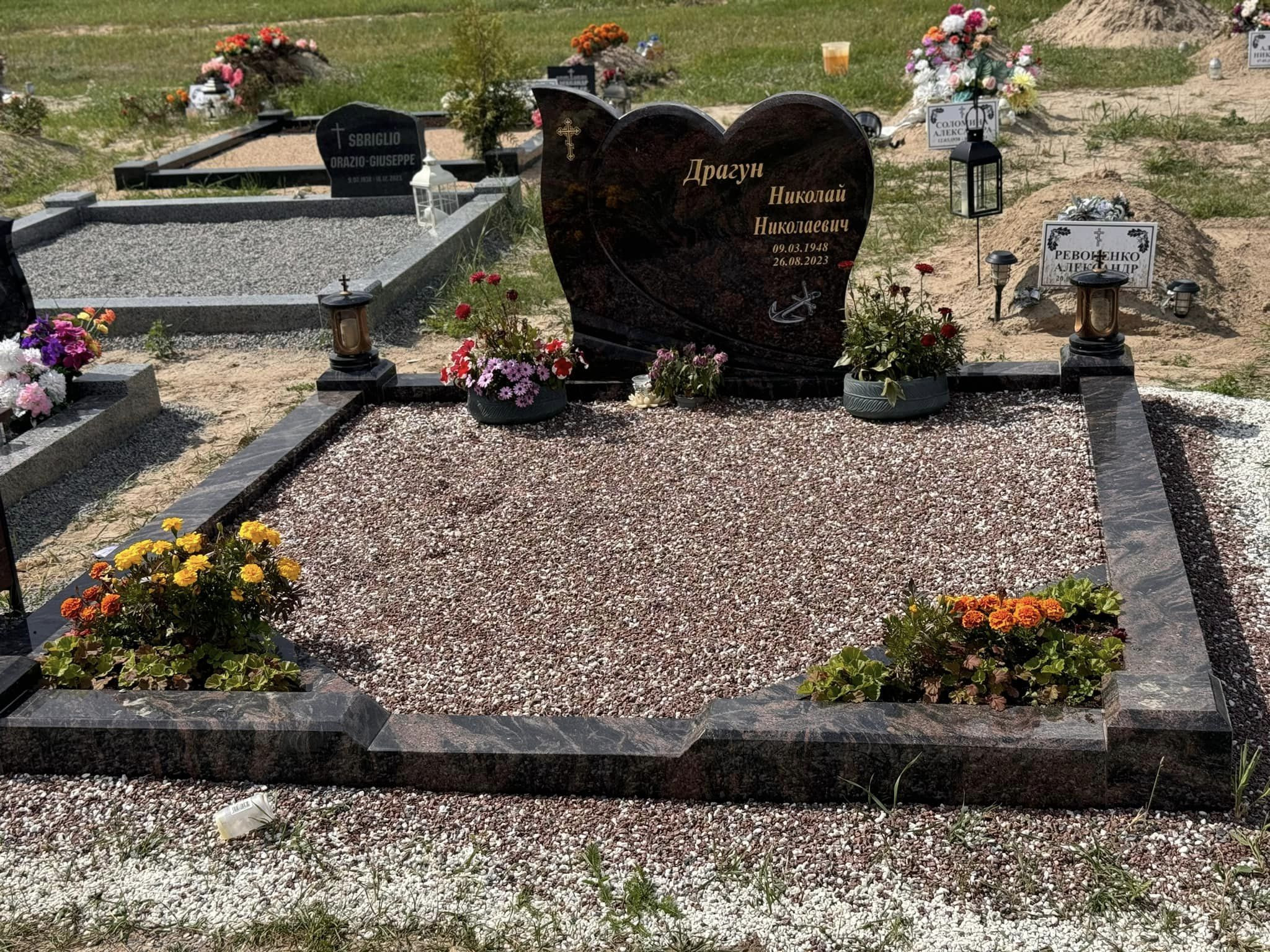 2484_09080754_m_m.JPEG