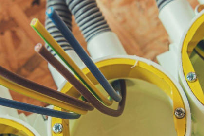 Nõrkvoolu- ja lisateenused