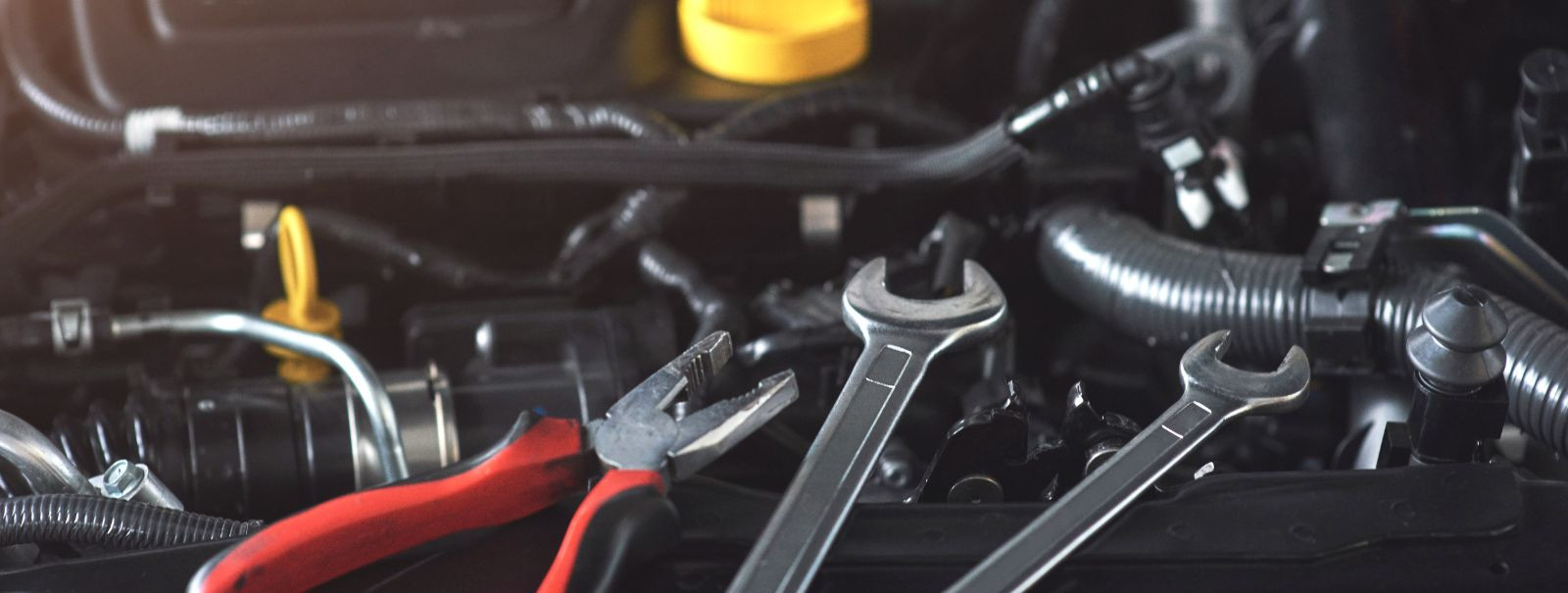 Autoomanikuna on oluline ära tunda märgid, mis viitavad sellele, et sinu auto vajab viivitamatut remonti. See on oluline ohutuse tagamiseks, suuremate kahjustus