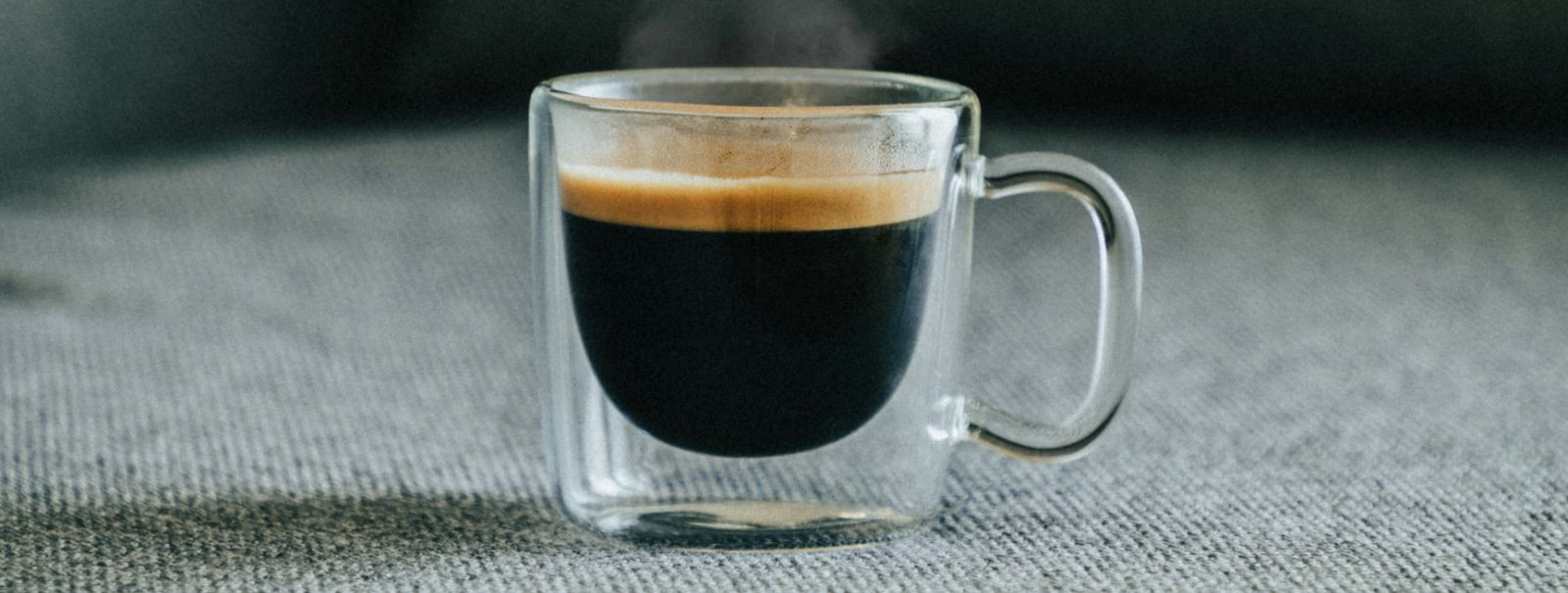 Espresso on enamat kui lihtsalt kohvijook; see on kunstivorm, mis nõuab täpsust, kannatlikkust ja kirge. Neile, kes soovivad kodus jäljendada oma lemmikkohviku