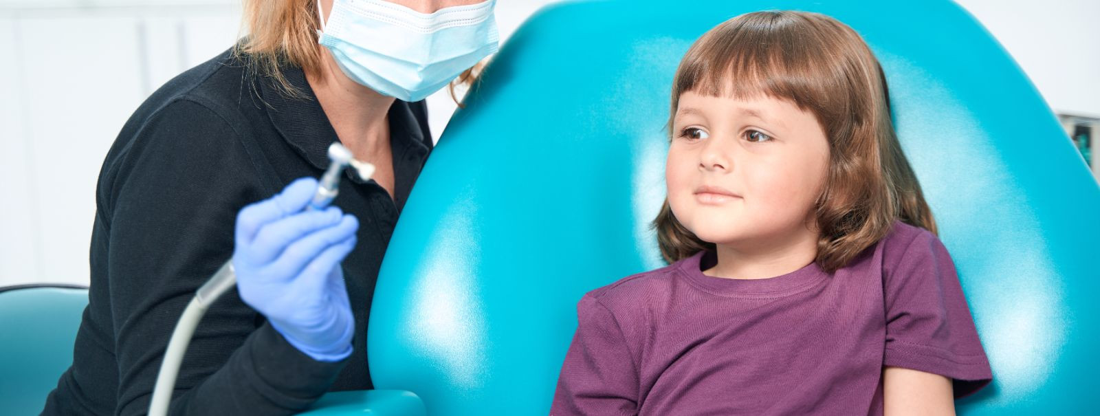 Lapse varajane tutvustamine hambahooldusega on oluline alus terve elu kestvate suu tervise harjumuste loomiseks. Esimene hambaarstikülastus on lapse elus olulin