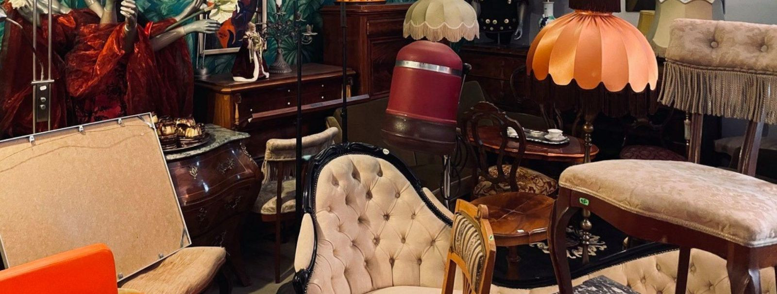 Integrating vintage furniture into modern decor is an art that marries the charm of the past with the clean lines and functionality of the present. It's a desig