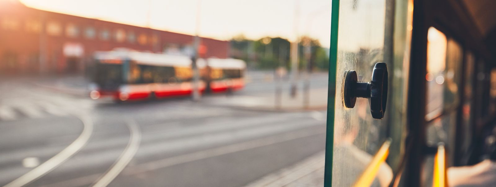 Korporatiivse ürituse planeerimisel on transport kriitiline komponent, mis võib oluliselt mõjutada kogu kogemust. Bussitransport pakub mitmeid eeliseid, mis tee