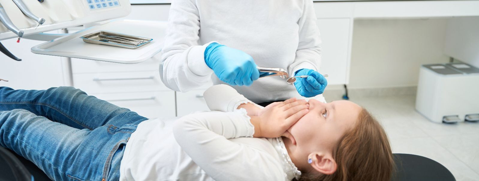 Recognizing the signs that necessitate immediate dental first ...