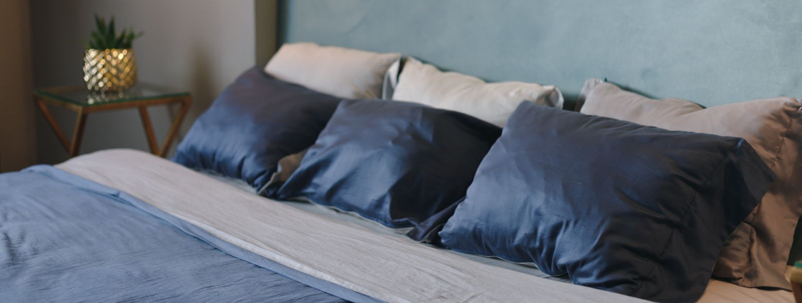 Imagine a world where your bedroom becomes a sanctuary, free from sneezes, itchy eyes, and interrupted sleep. Hypoallergenic bedding is not just a luxury; it's 
