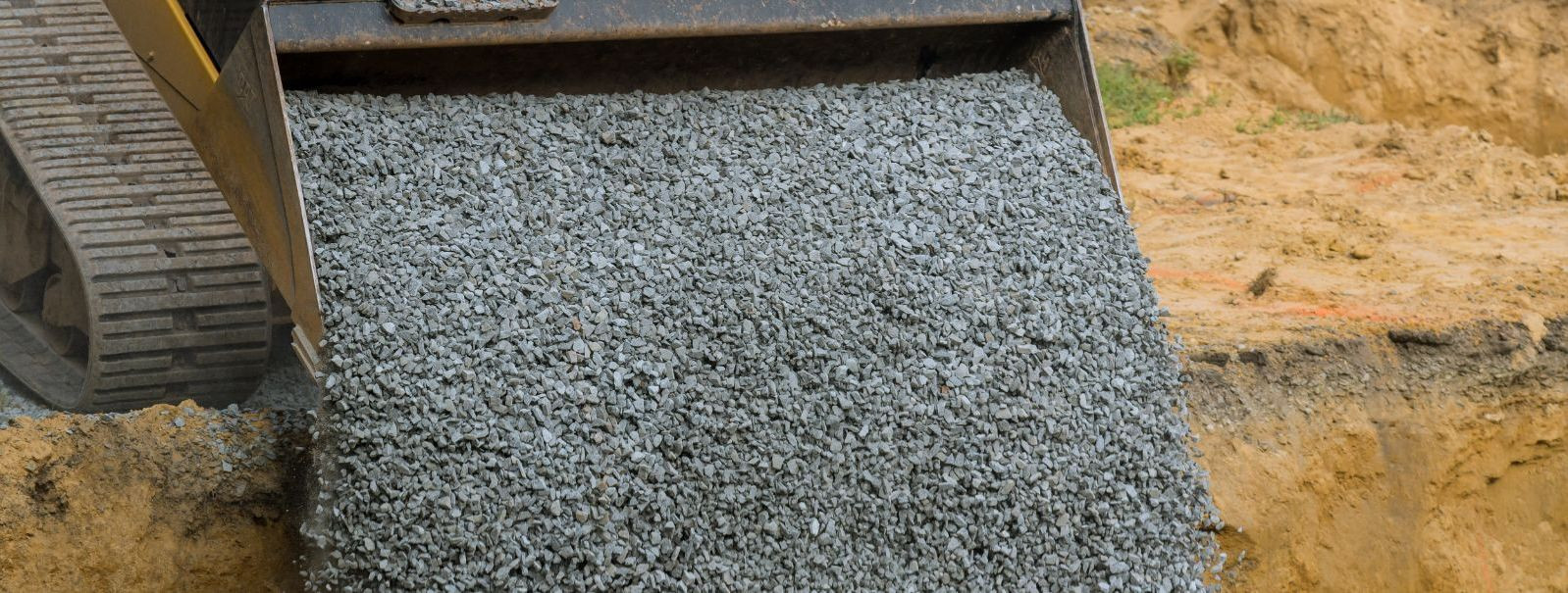 Gravel, a cornerstone of the construction industry, is a loose aggregation of rock fragments. High-quality gravel is distinguished by its cleanliness, uniformit