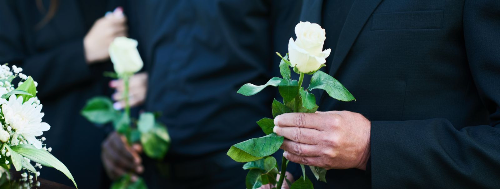 Kui me jätame hüvasti lähedasega, võib isikupärane matuse tseremoonia olla võimas austusavaldus nende ainulaadsele elule ja pärandile. Isikupärastamine võib pak