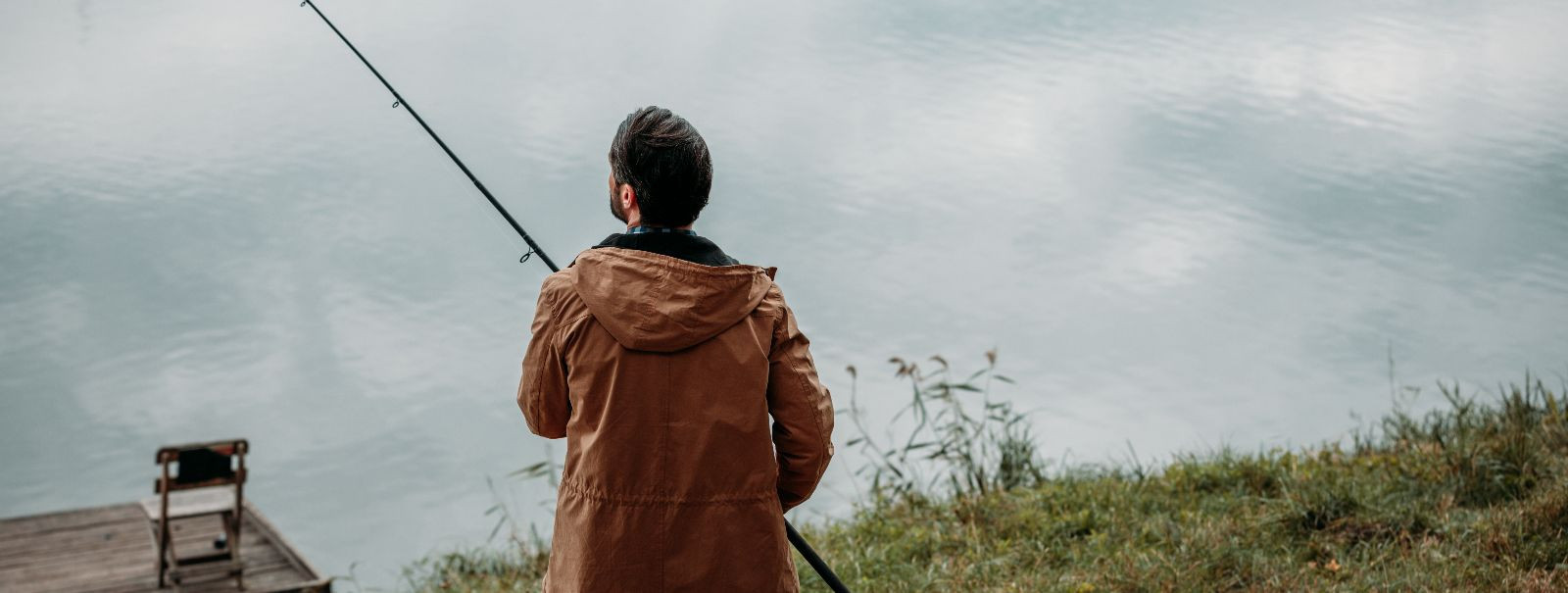 Welcome to the exciting world of fishing! As a beginner, the vast array of fishing gear available can be overwhelming. This guide will help you navigate the ess