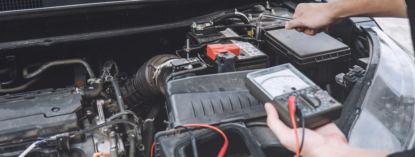 Tänapäeva kiiresti arenevas autotööstuses mängib elektroonika olulist rolli kaasaegsete sõidukite funktsionaalsuses ja jõudluses. Alates mootorijuhtimissüsteemi