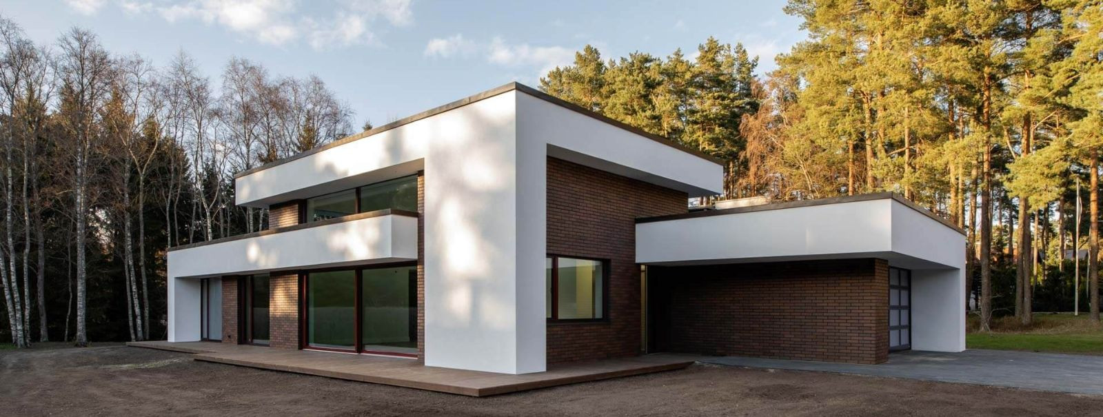 EcerCasa OÜ tegeleb eluruumide ehitusega.