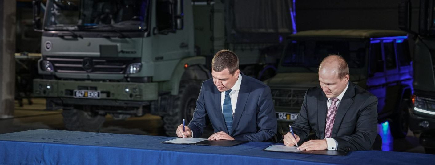 Riigi Kaitseinvesteeringute Keskus (RKIK) on sõlminud mahuka lepingu Scania, Veho ja Volvo ettevõtetega militaarsõidukite soetamiseks Eesti ja Läti jõustruktuur