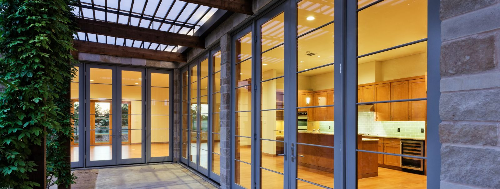 Tänapäeva maailmas, kus energiasääst muutub üha olulisemaks, on energiasäästlikud aknad kujunenud targaks investeeringuks nii koduomanikele kui ka ettevõtete om