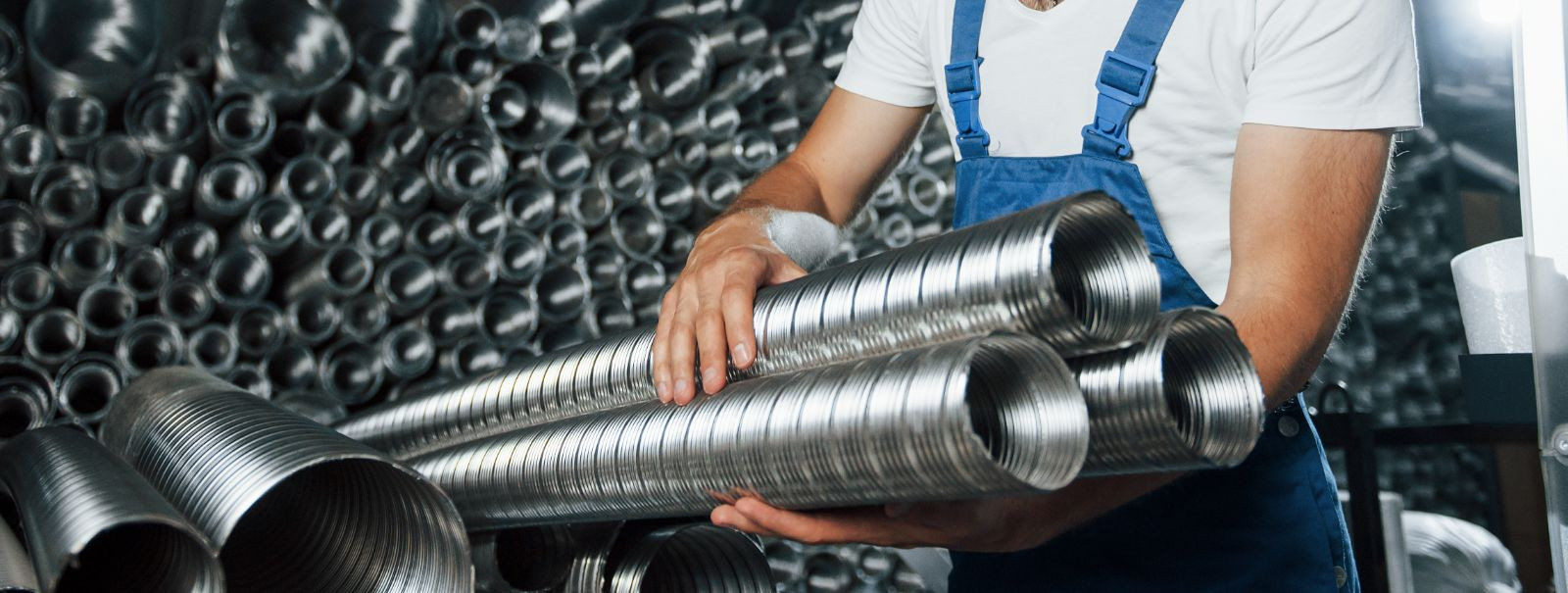 Metaline OÜ on teie usaldusväärne partner ventilatsioonisüsteemide maailmas. Kuigi meie ettevõte on noor, toetub meie kollektiiv aastatepikkusele kogemusele ja 