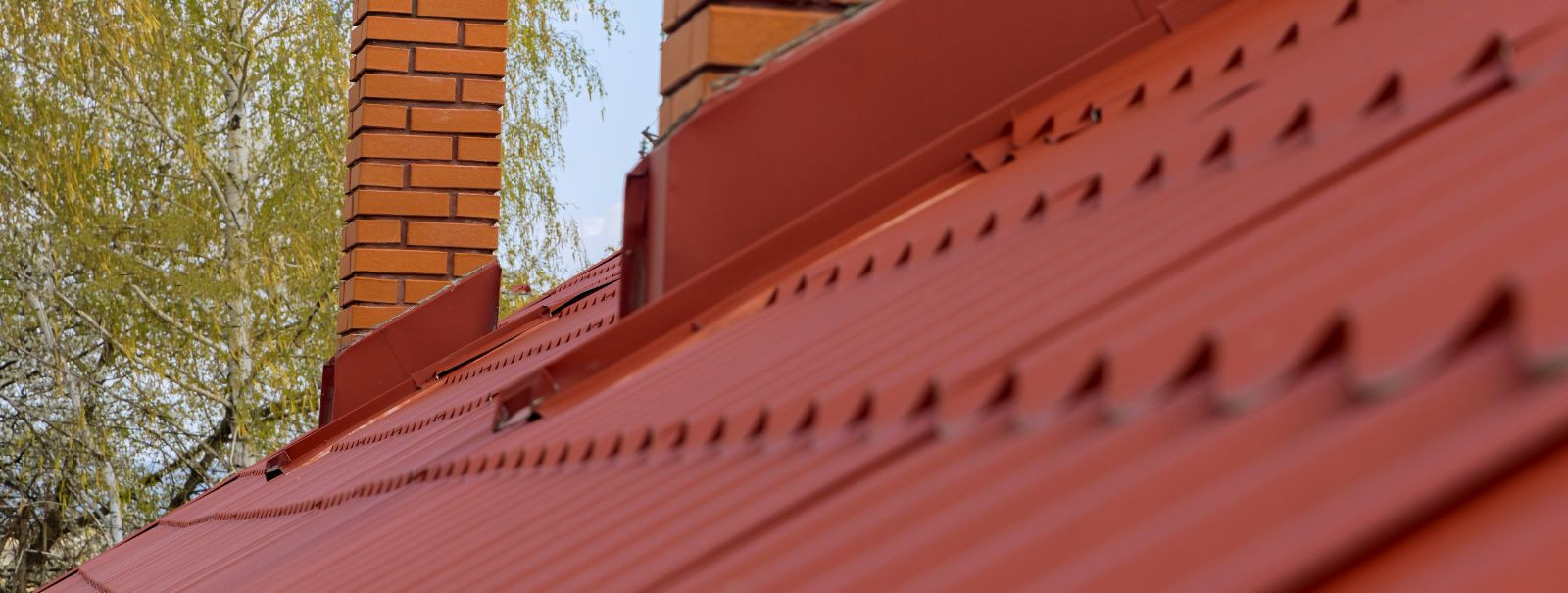 Lääne-Virumaa uhkus, LR Katused OÜ, on ettevõte, mis on pühendunud tipptasemel katusetöödele. Meie katusetööde spetsialistid viivad läbi laia valikut teenuseid,