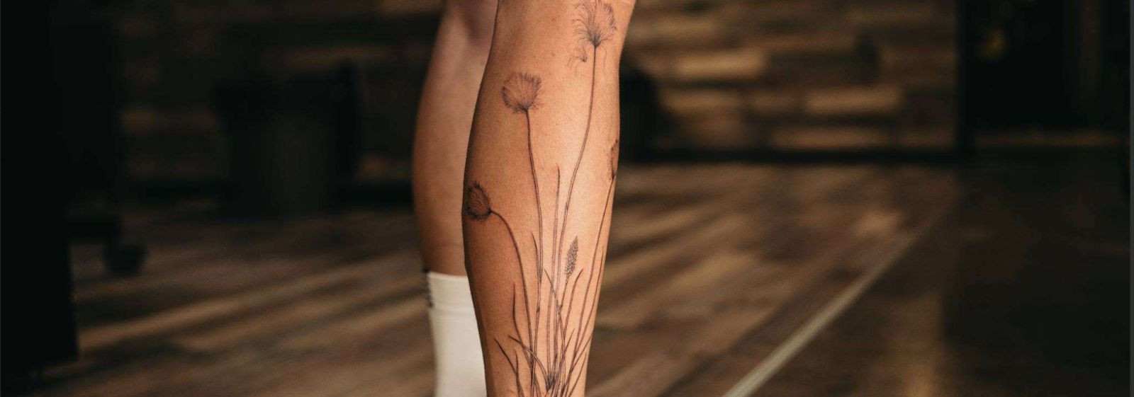 Elinart Tattoo nime taga olen mina, tätoveerija Elina. Olen tätoveerimisega tegelenud üle kümne aasta ning alates 2026. aasta aprillist töötan Tallinnas, Roterm