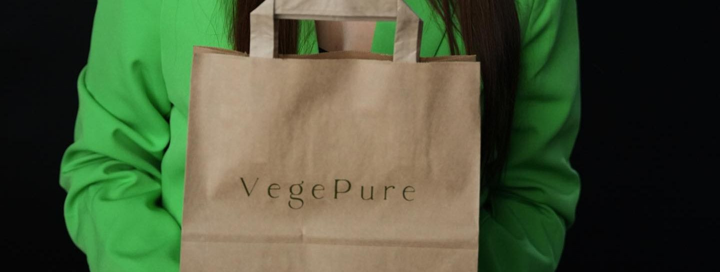 VegePure on rohkemat kui lihtsalt ilukaubamaja; see on eetilise ilu ja vastutustundliku tarbimise platvorm, mis kombineerib endas veganluse, looduskosmeetika ja