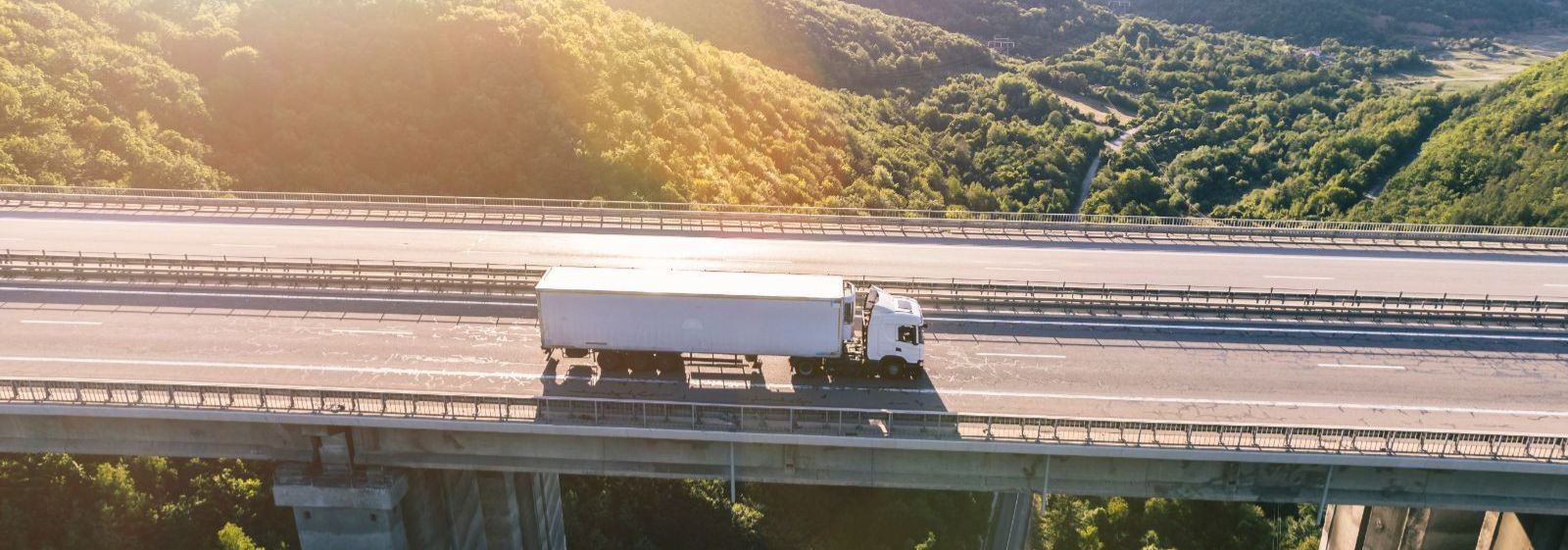 FASTWAY OÜ on pühendunud pakkuma kvaliteetseid logistika- ja transporditeenuseid, et tagada teie kaubade kiire ja turvaline jõudmine sihtkohta. Meie eesmärk on 