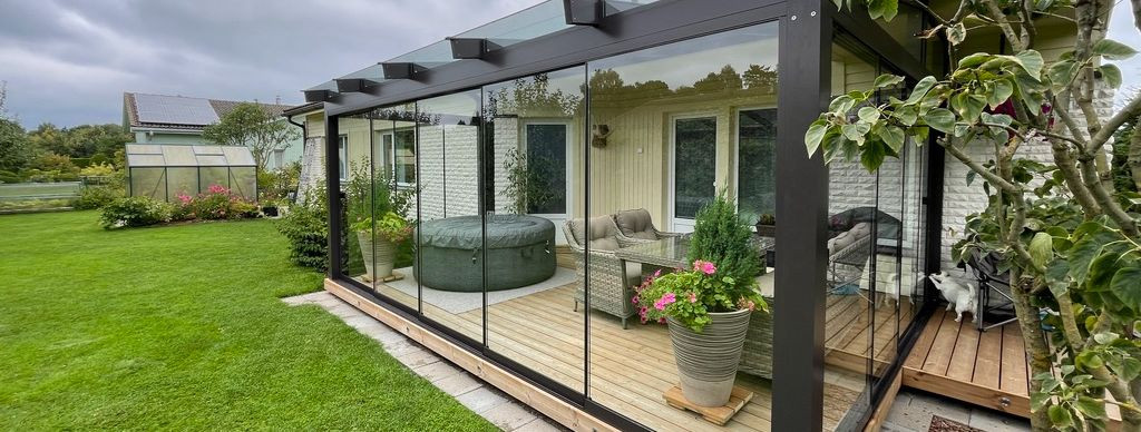 Welcome to a world where the beauty of glass meets the strength of aluminium. Our extensive range of products, from winter gardens to pergolas, terrace glass to