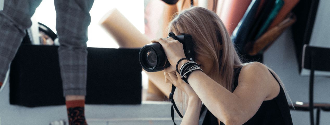 Tere tulemast MAFFITI Stuudiosse, kus iga kaamera klõps ja iga videokaader jutustab loo. Asudes Tallinna südames, oleme teie pühendunud fotograafid ja videograa