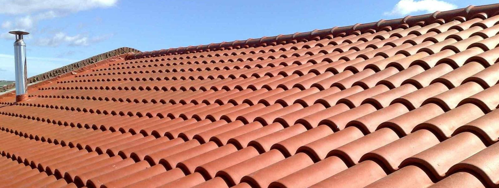 Alates meie asutamisest 1999. aastal on EESTI KATUSEMEISTRID OÜ olnud eesrindlik kvaliteetsete katuse- ja fassaaditööde pakkumisel. Meie teekond algas kohustuse