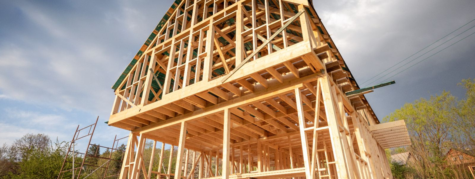 Fermhouse OÜ põhitegevusalaks aruandeaastal oli kokkupandavate puitehitiste (saunad, suvilad, majad) ja nende elementide tootmine. 2023.aastal plaanitakse jätka
