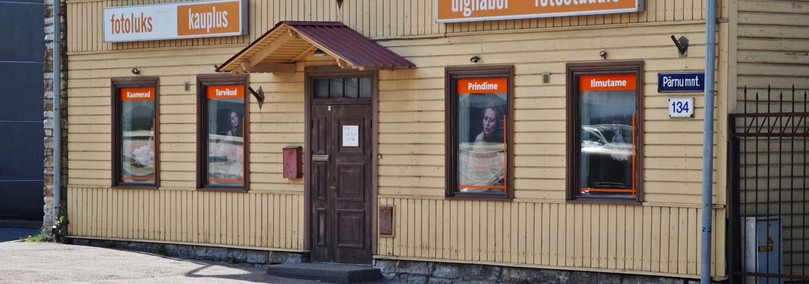 Fotoluks pakub laia valikut kaameraid, objektiive ja fotovarustust ...