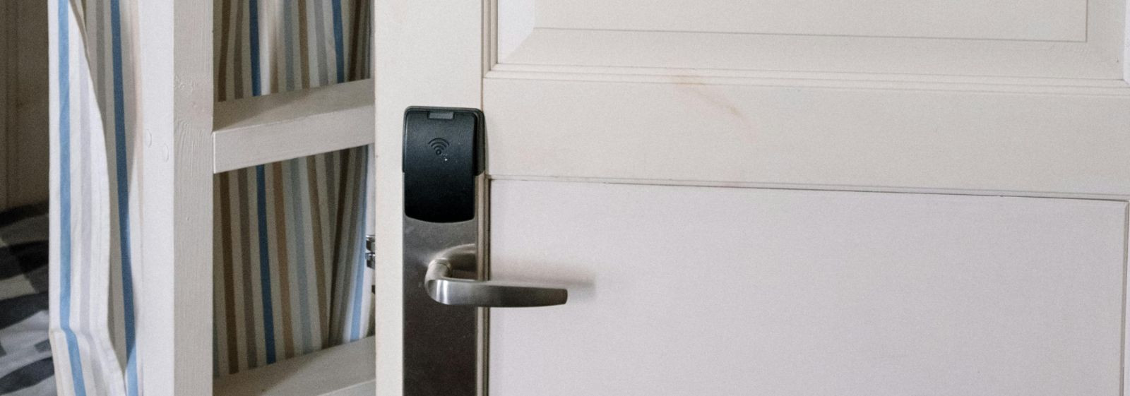 Tõhus halduslahendus , mis ühendab kaasaegse hosteli halduse ...