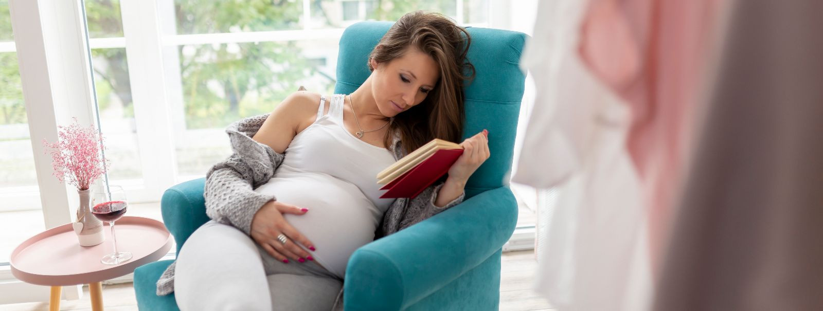 Iga lapse sünd on ime. See on hetk, mis muudab kogu elu ja millele tagasi vaadates täitub süda tänulikkuse ja rõõmuga. Aga mälestused kipuvad ajas tuhmuma – esi