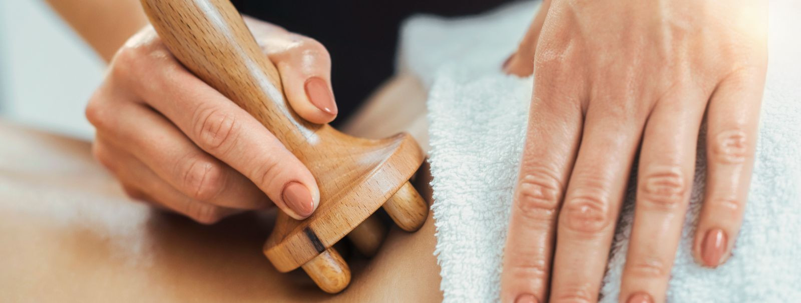 Mer Massage is a holistic therapy that combines the ancient wisdom of energy healing with the therapeutic touch of massage. It is designed to align and balance 