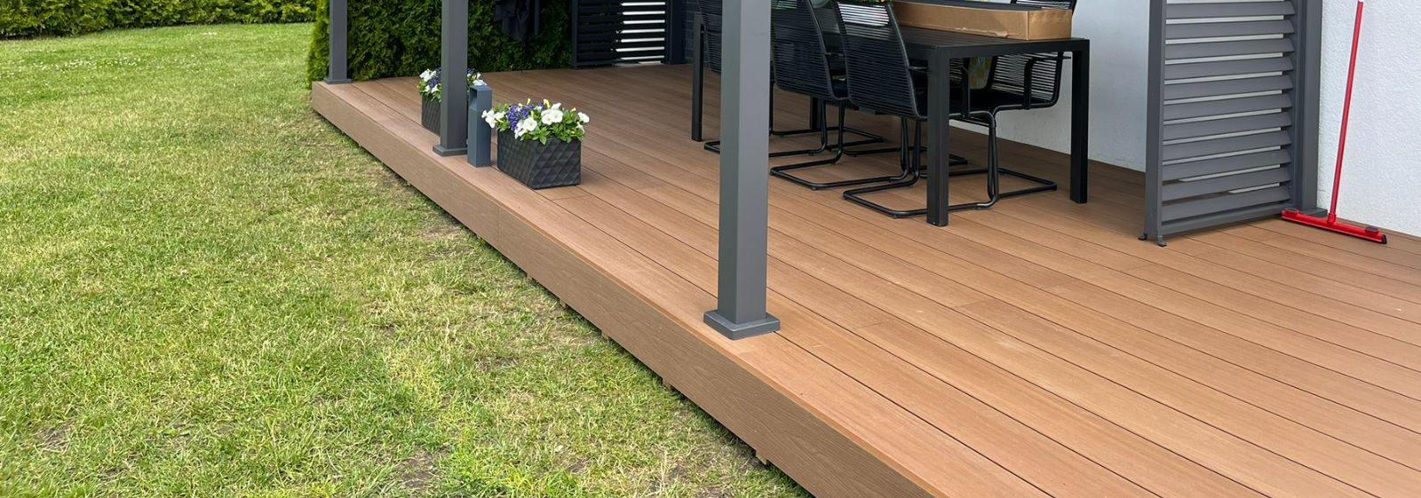 Looge välisruum, mis näeb hea välja ja kestab aastakümneid   Vastupidav terrassilaud , kvaliteetsed  kinnitussüsteemid , tõhus  terrassikaitse  ja turvalised  p