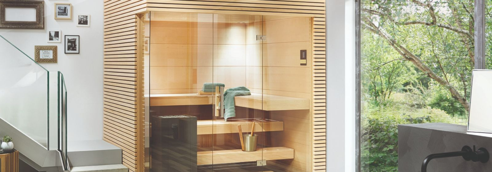 Dušinurgad  on nutikas valik, kui soovid muuta vannitoa ruumikamaks, esteetilisemaks ja igapäevaselt mugavamaks. Klaasist dušinurk ühendab kaasaegse välimuse, p