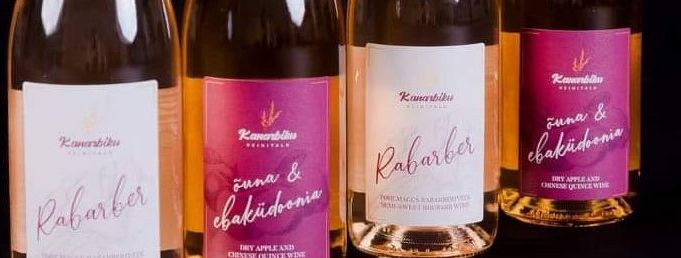 Tere tulemast Kanarbiku Veinitallu - maagilisse kohta, kus Eestimaa maitseid kombineeritakse kunstipäraselt veinideks! Kui olete valmis sukelduma rikkaliku mait