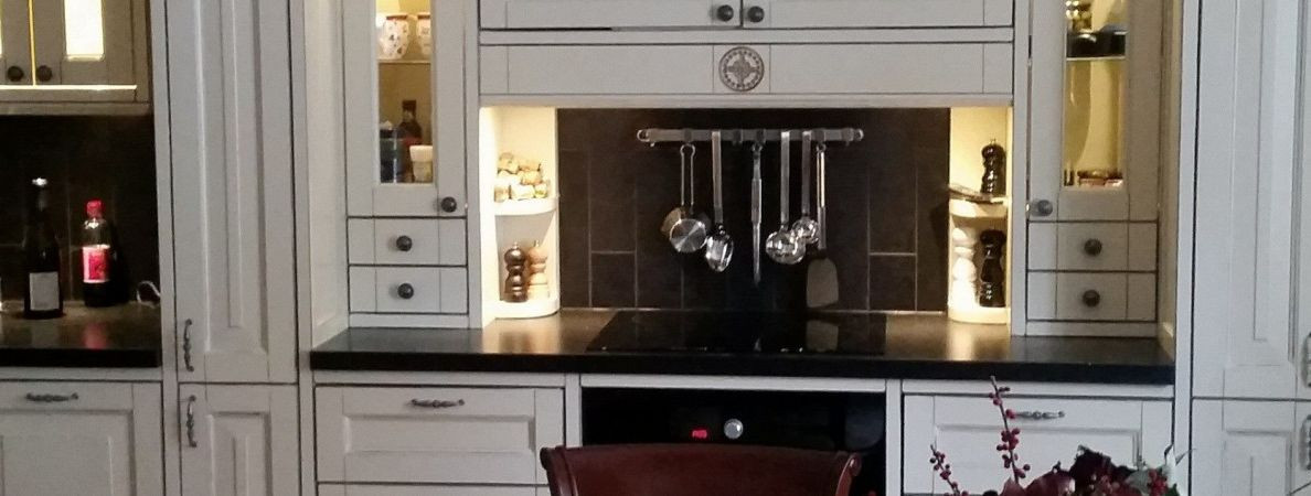 Parim tehnika ja meistrid  Meie käsutuses on korraliku sisseseadega puidutöökoda ja Teie tellimusi täidavad pikajaliste kogemustega meistrimehed.   Jagame oma k