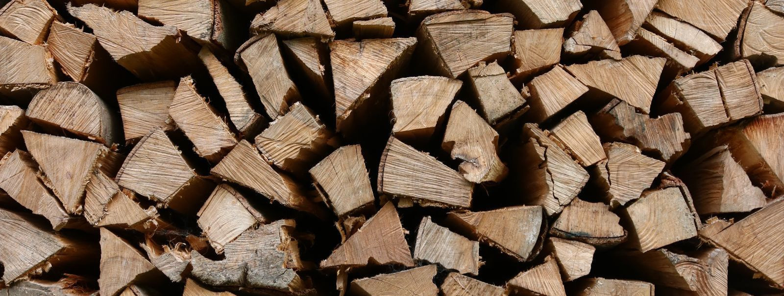 Kuivamisaeg sõltub paljudest teguritest, näiteks puuliigist, küttepuu niiskusesisaldusest, ilmastikuoludest, ladustamisviisist jne. Kui puud on lõhutud ja laota