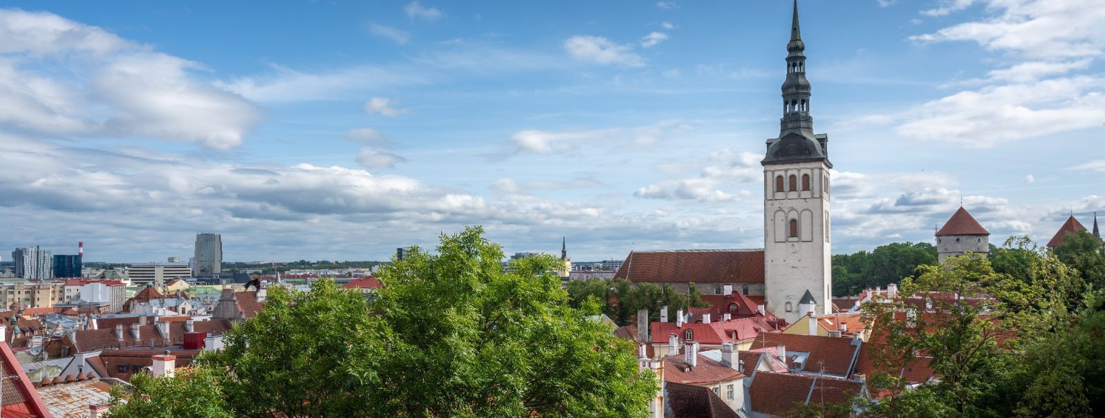 Eesti, oma strateegilise asukohaga ida ja lääne vahelisel väraval, ...