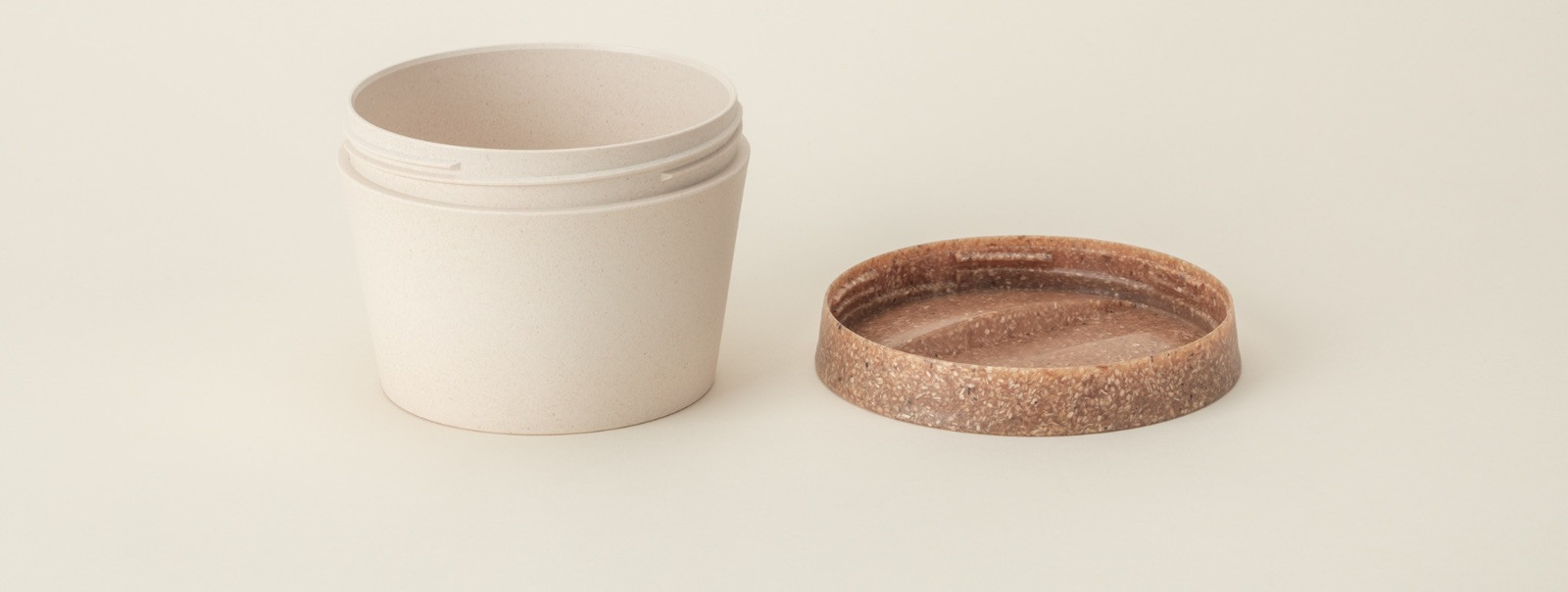 Lemmikloomaomanikuna võib armastatud loomasõbra kaotus olla sama südantlõhestav kui pereliikme kaotus. Nende mälestuse austamise viiside otsimisel pöördume üha 