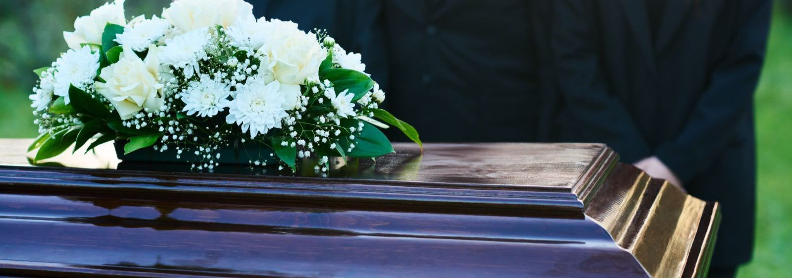 Funeral music serves as a profound backdrop to the farewell of a loved one, encapsulating emotions and memories that words alone cannot express. It is a univers