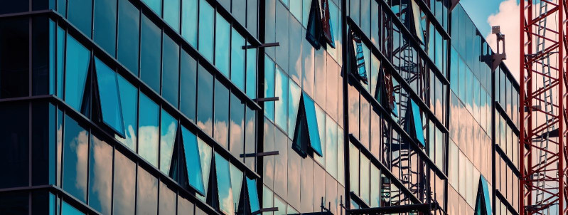 Kuidas mõjutavad jätkusuutlikud ja rohelised ehituspraktikad kaasaegse ehituse maastikku?