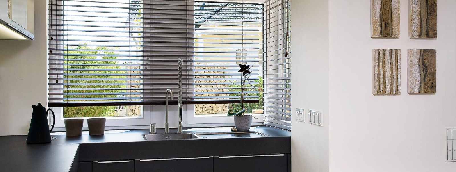 Strip curtains, also known as strip doors or PVC strip doors, are an innovative window treatment solution that consists of vertical strips made from clear or ti